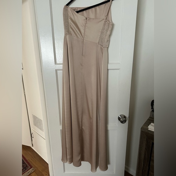 Unhemmed Show Me Your Mumu Shannon dress, champagne luxe satin, size large - Picture 4 of 5